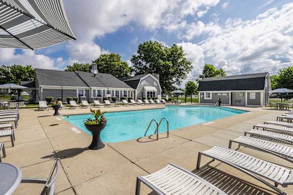 Bay Pointe Apartments property